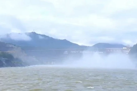 [Video] Giảm xả lũ hồ Hòa Bình, bảo đảm an toàn hạ du