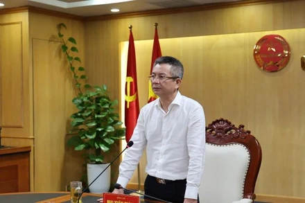 Cục trưởng Mai Xuân Thành chỉ đạo tại cuộc họp.