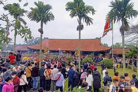 Lễ hội chùa Keo mùa thu diễn ra trong 6 ngày.