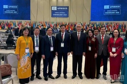 Đoàn đại biểu tỉnh Hưng Yên tham dự Kỳ họp lần thứ 43 của Tổ chức Khoa học, Giáo dục và Văn hóa Liên hiệp quốc.