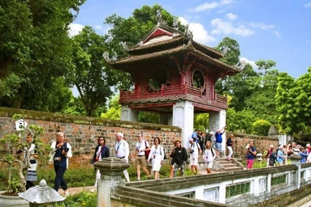 Du lịch Hà Nội đang chứng tỏ sức hút ngày một mạnh mẽ.