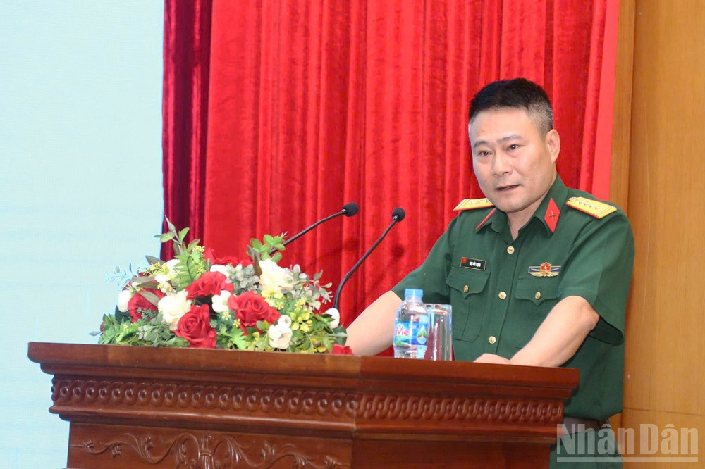 Phó Cục trưởng Cục Gìn giữ hòa bình Việt Nam Mạc Đức Trọng phát biểu tại chương trình. ndo_br_mu2.jpg