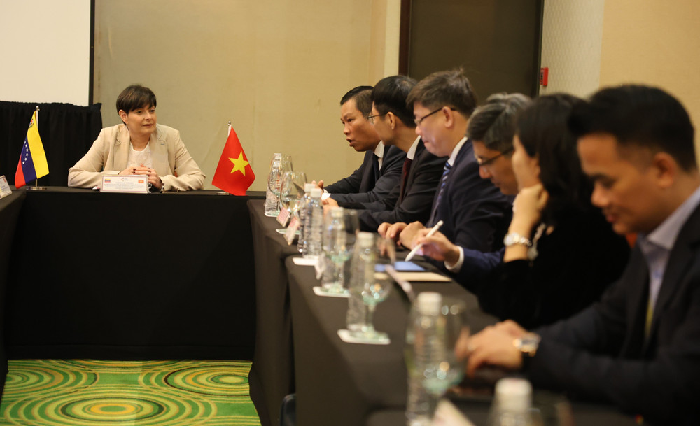 Phó Tổng thống Venezuela Gabriela Jiménez Ramírez tiếp Đoàn công tác. (Ảnh: Đại sứ quán Việt Nam tại Venezuela) pho-tong-thong-bo-truong-khcn-gabriela-jimenez-tiep-doan-bo-khcn.jpg
