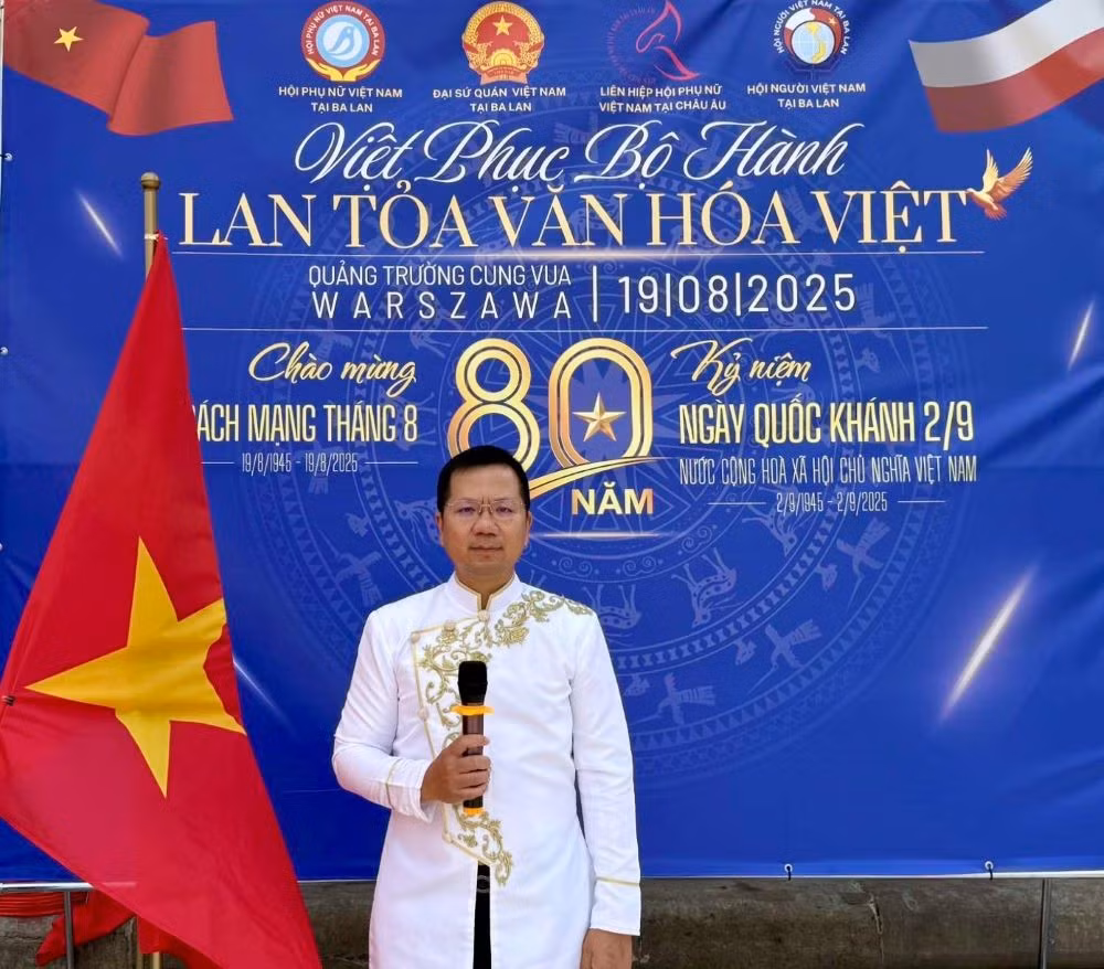 dai-su-viet-nam-tai-ba-lan-ha-hoang-hai-phat-bieu.jpg