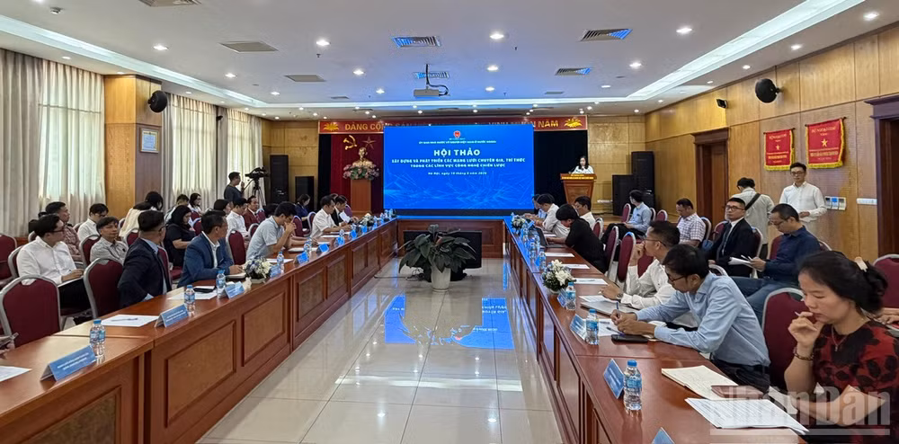Quang cảnh Hội thảo tại Hà Nội.