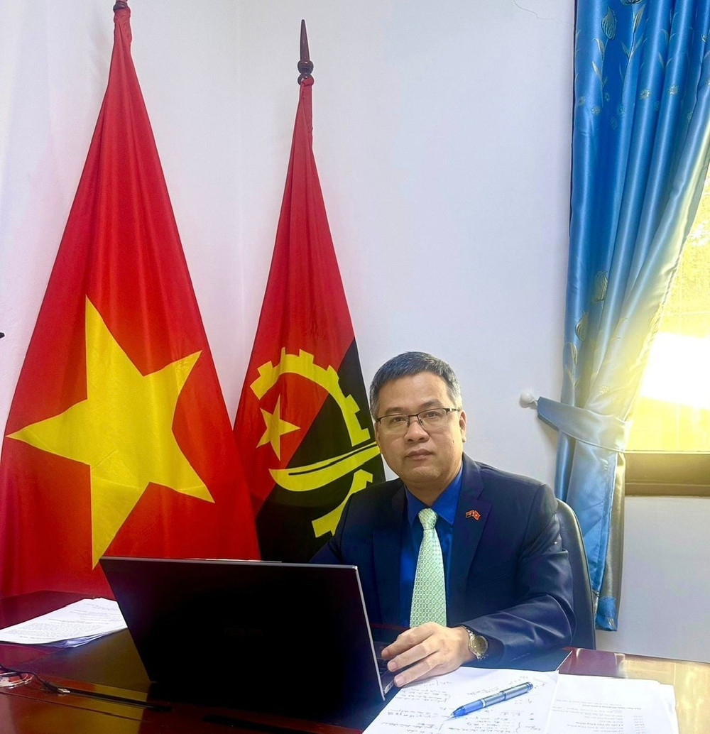 Đại sứ Việt Nam tại Cộng hòa Angola Dương Chính Chức. daisuchuc.jpg