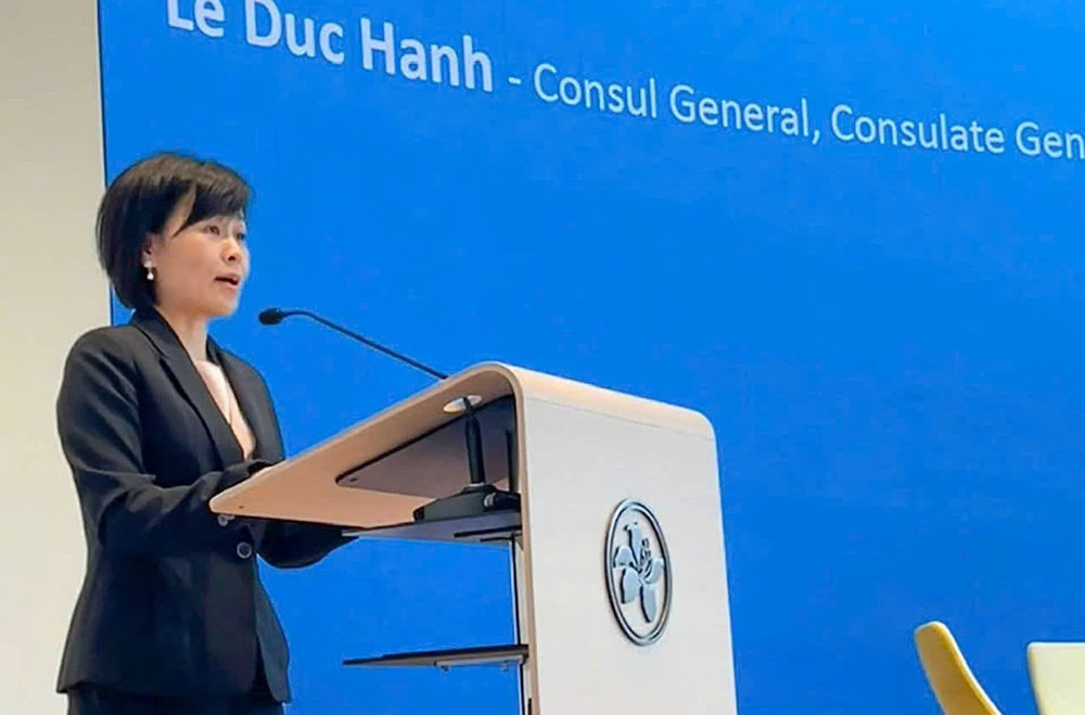 Tổng lãnh sự Việt Nam tại Hồng Kông (Trung Quốc) Lê Đức Hạnh phát biểu tại Hội thảo. (Ảnh; Tổng lãnh sự quán Việt Nam tại Hồng Kông, Trung Quốc) hongkong2.jpg