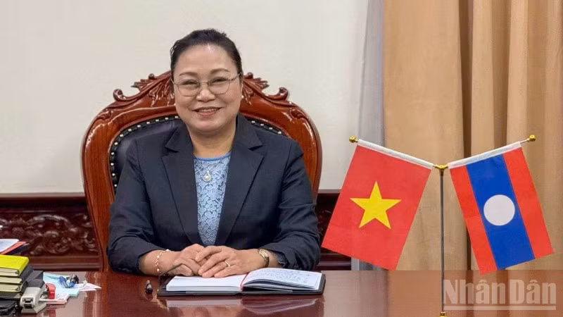 Đại sứ nước Cộng hòa Dân chủ Nhân dân Lào tại Việt Nam Khamphao Ernthavanh.