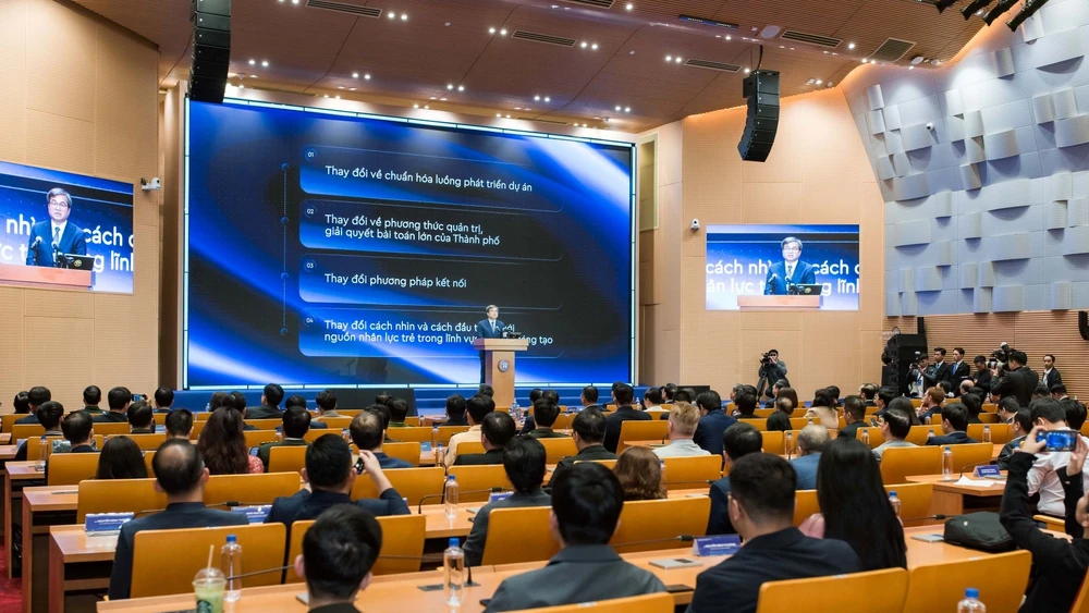 Quang cảnh lễ công bố.