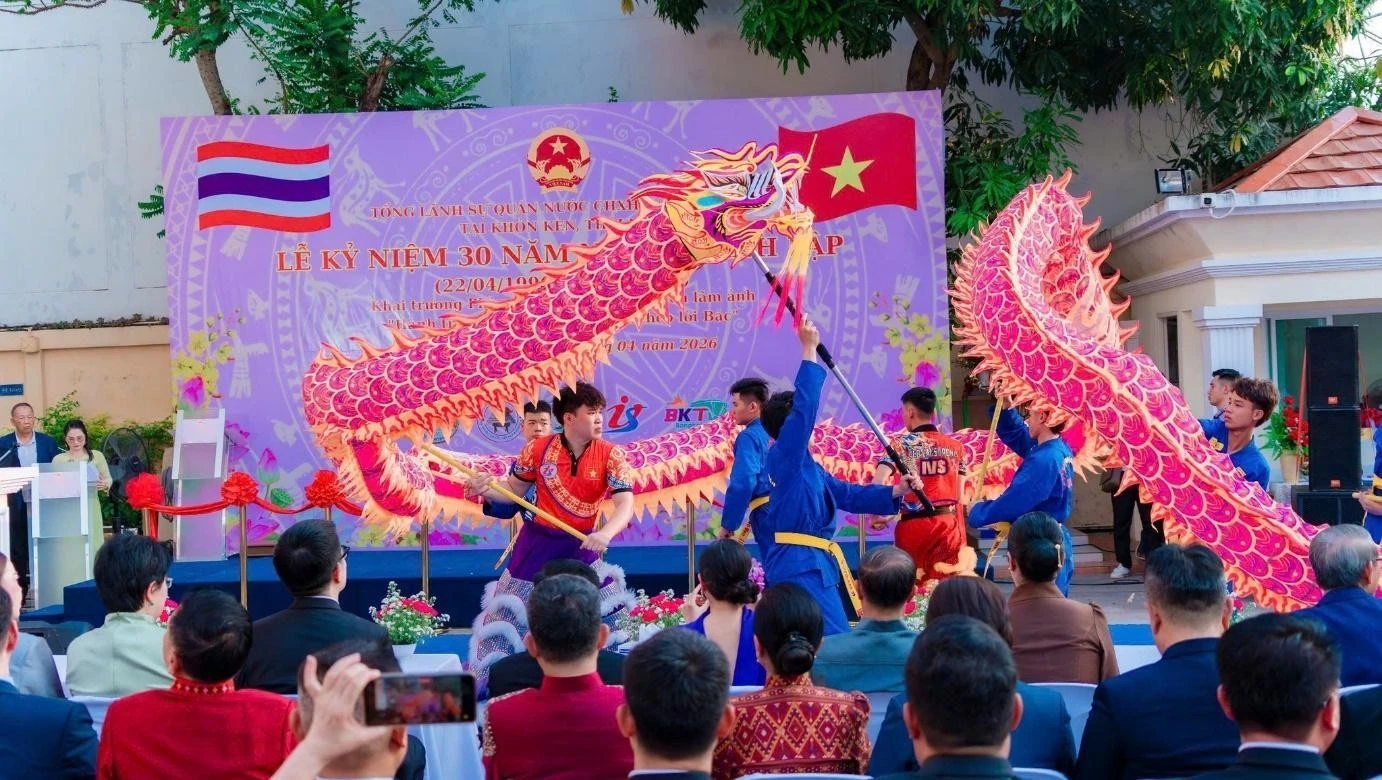 Lân sư rồng và Vovinam kết nối kiều bào trẻ tại Lào và Thái Lan