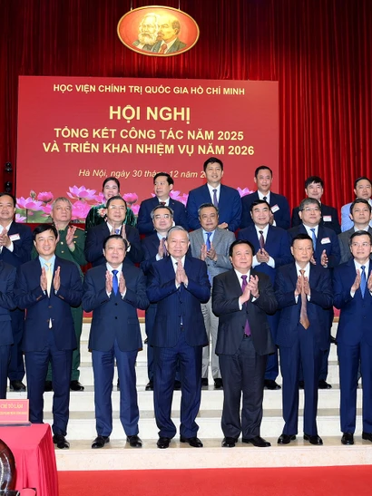 Tổng Bí thư Tô Lâm, các đồng chí lãnh đạo Đảng, Nhà nước và các đại biểu tham dự hội nghị. (Ảnh ĐĂNG KHOA)