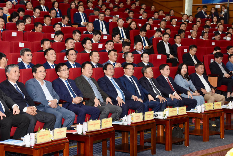 Thủ tướng Phạm Minh Chính và các đại biểu tham dự hội nghị.