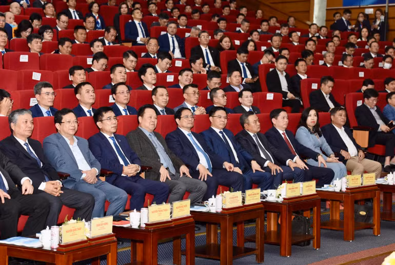 Thủ tướng Phạm Minh Chính và các đại biểu tham dự hội nghị. Thủ tướng Phạm Minh Chính và các đại biểu tham dự hội nghị.