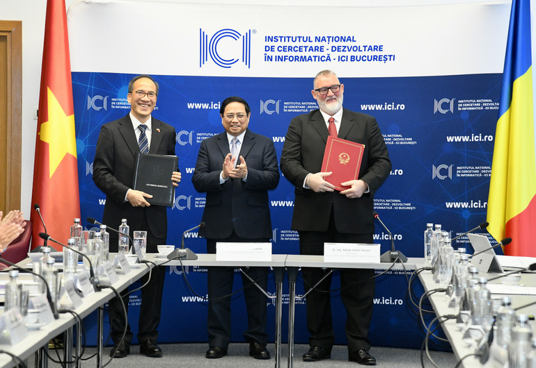 Thủ tướng Phạm Minh Chính chứng kiến lễ trao biên bản ghi nhớ hợp tác giữa ICI với đối tác Việt Nam.