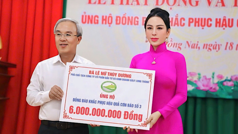 Bà Lê Nữ Thùy Dương, Phó Chủ tịch Tập đoàn KN Holdings trao ủng hộ 6 tỷ đồng đến Ủy ban Mặt trận Tổ quốc tỉnh Đồng Nai để cùng tỉnh hỗ trợ cho bà con bị ảnh hưởng bởi bão số 3.