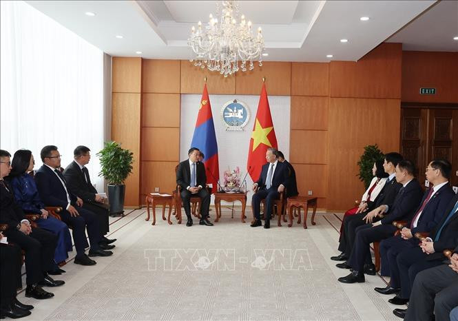 Tổng Bí thư, Chủ tịch nước Tô Lâm hội kiến Chủ tịch Quốc hội Mông Cổ Dashzegviin Amarbayasgalan.