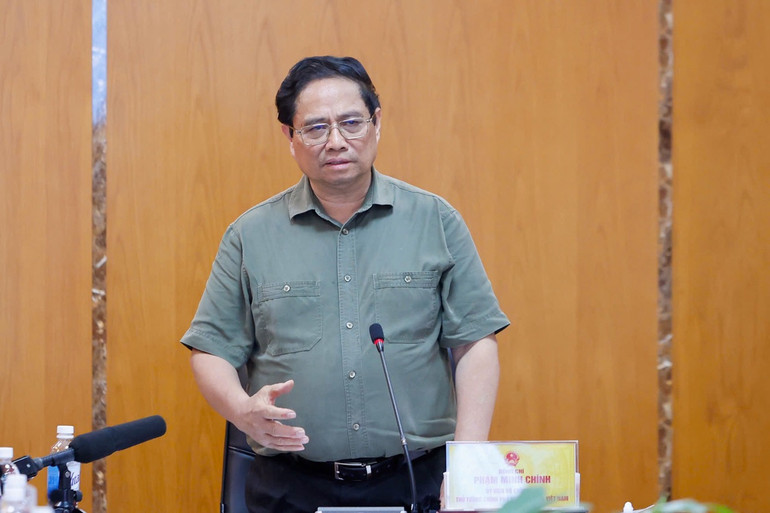 Thủ tướng Phạm Minh Chính phát biểu ý kiến tại cuộc họp.