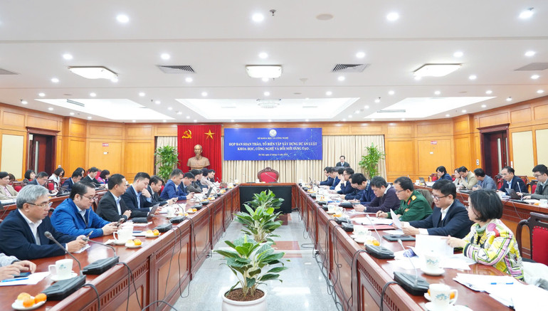 Toàn cảnh Phiên họp Ban soạn thảo, Tổ biên tập về Luật Khoa học, công nghệ và đổi mới sáng tạo.