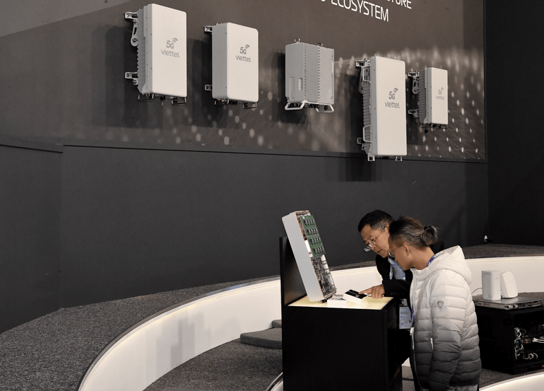 Sản phẩm của Viettel được trưng bày tại Hội nghị di động thế giới năm 2024.