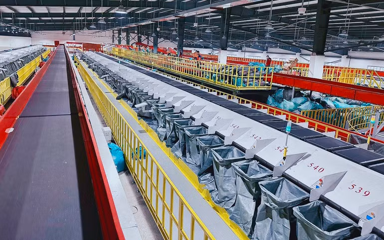 Tổ hợp có công suất xử lý lên đến 1.400.000 bưu phẩm/ngày.