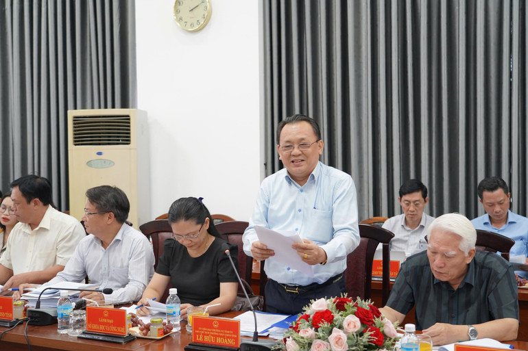 Ông Lê Hữu Hoàng, Phó Chủ tịch thường trực UBND tỉnh Khánh Hoà phát biểu tại buổi làm việc. Ông Lê Hữu Hoàng, Phó Chủ tịch thường trực UBND tỉnh Khánh Hoà phát biểu tại buổi làm việc.