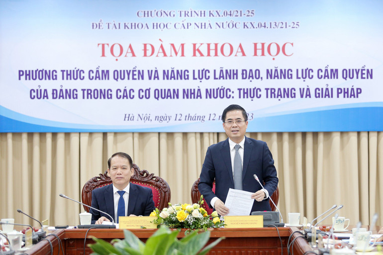 Thứ trưởng Khoa học và Công nghệ Nguyễn Hoàng Giang phát biểu tại tọa đàm.