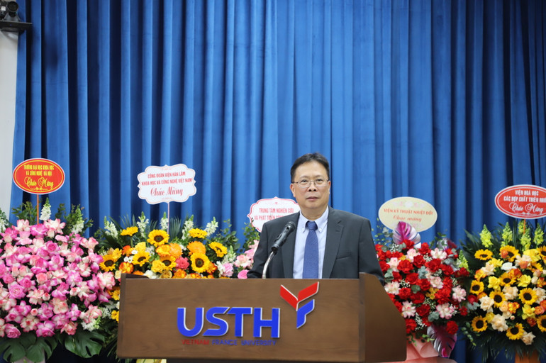 Giáo sư, Viện sĩ Châu Văn Minh, Chủ tịch Viện Hàn lâm Khoa học và Công nghệ Việt Nam phát biểu tại buổi lễ.