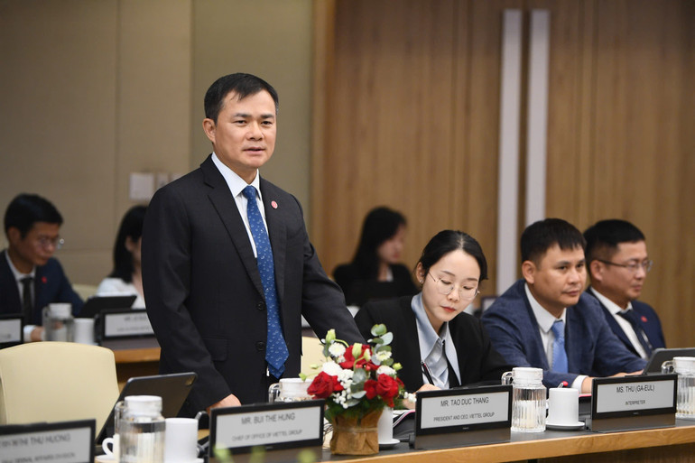 Chủ tịch kiêm Tổng Giám đốc Tập đoàn Viettel Tào Đức Thắng phát biểu tại sự kiện.