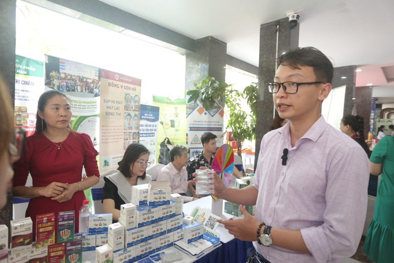 Giới thiệu sản phẩm chuyển giao từ kết quả nghiên cứu của các nhà khoa học cho doanh nghiệp