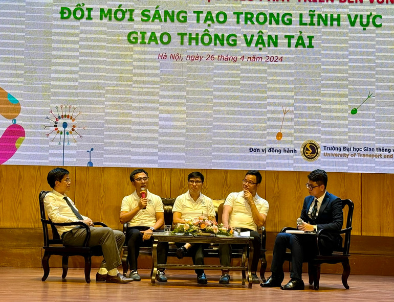 Các chuyên gia về sở hữu trí tuệ chia sẻ tại hội thảo.