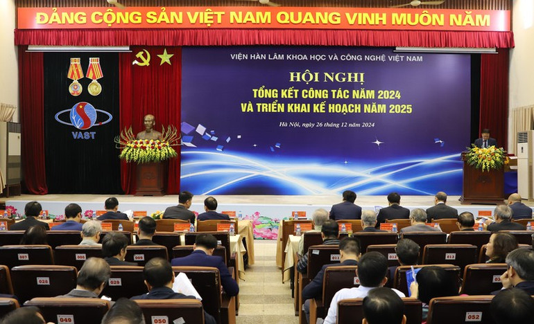 Toàn cảnh hội nghị.