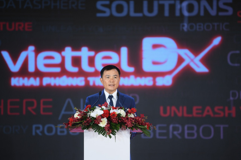 Ông Tào Đức Thắng, Chủ tịch kiêm Tổng giám đốc Tập đoàn Viettel phát biểu tại sự kiện