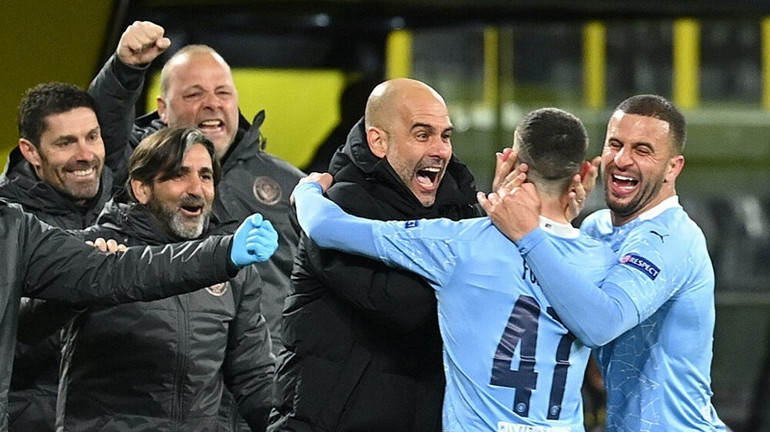 Pep hạnh phúc khi làm việc ở Man City. (Ảnh: Getty)