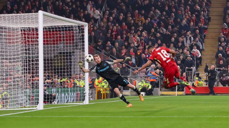 Gakpo ghi bàn vào lưới Bayern Leverkusen. (Ảnh: Getty)