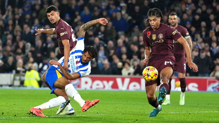 Joao Pedro mang về ba điểm quý giá cho Brighton. (Ảnh: TheSun)