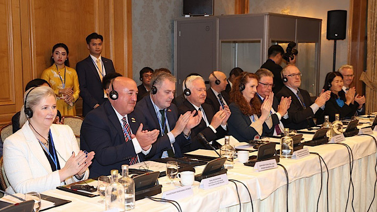 Các doanh nghiệp Ireland dự buổi gặp mặt.