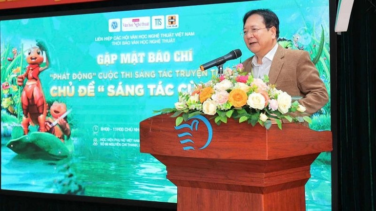 Nghệ sĩ Nhân dân Vương Duy Biên, Phó Chủ tịch Liên hiệp các Hội Văn học nghệ thuật Việt Nam phát biểu. (Ảnh: BTC) Nghệ sĩ Nhân dân Vương Duy Biên, Phó Chủ tịch Liên hiệp các Hội Văn học nghệ thuật Việt Nam phát biểu. (Ảnh: BTC)