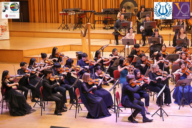 Chương trình mang đến cơ hội để các sinh viên trẻ Học viện Âm nhạc Quốc gia Việt Nam được giao lưu với các nghệ sĩ quốc tế để rèn luyện, nâng cao kỹ năng chuyên môn. (Ảnh: Hòa Nguyễn)