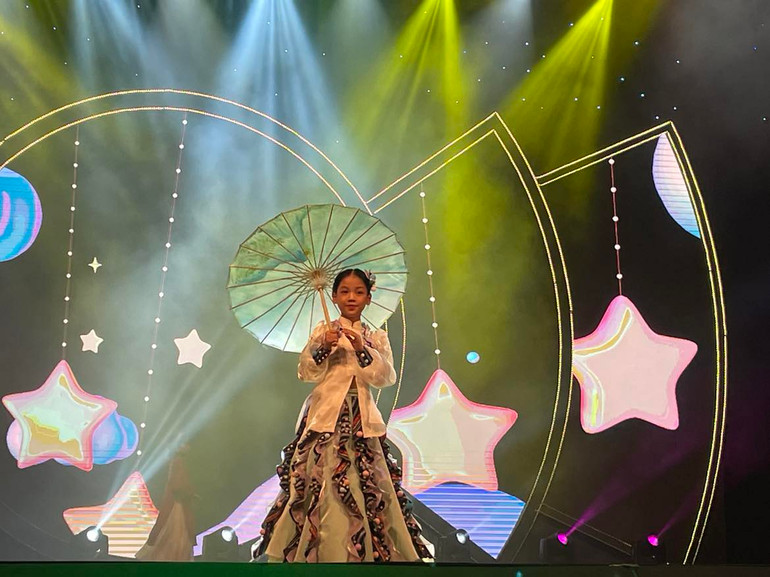 Một mẫu thiết kế trong bộ sưu tập thời trang "Việt Nam đa sắc".