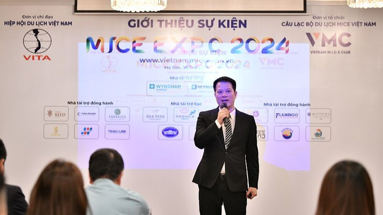 Chủ tịch Câu lạc bộ Du lịch MICE Việt Nam Nguyễn Đức Anh giới thiệu về các hoạt động trong MICE EXPO 2024.