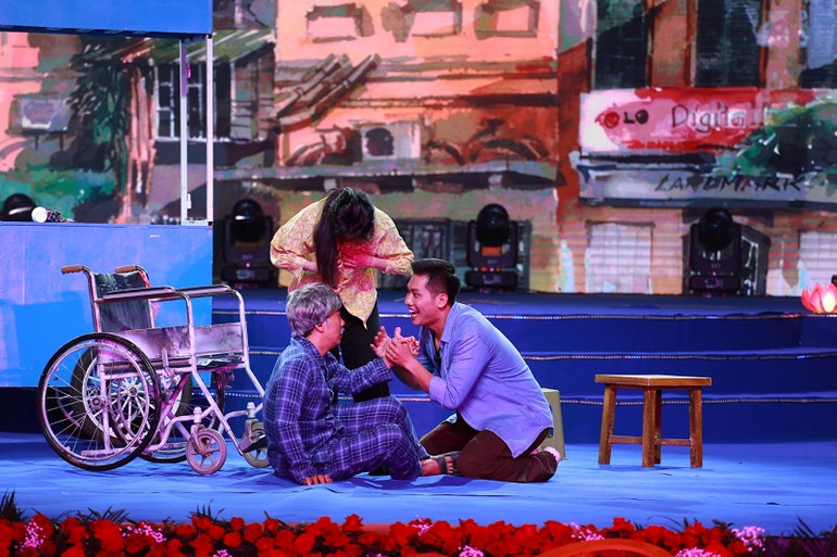 Hình ảnh trong tiết mục kịch "Cha và con". (Ảnh: Ban tổ chức) Hình ảnh trong tiết mục kịch "Cha và con". (Ảnh: Ban tổ chức)