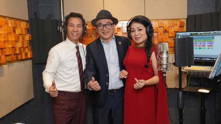 Nhạc sĩ Ngọc Lê Ninh và hai ca sĩ Anh Thơ, Lê Quang Dũng.