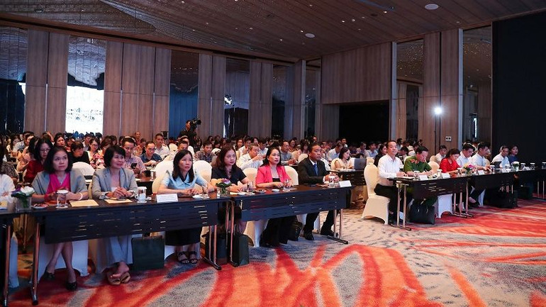 Hội thảo thu hút sự tham dự của đại diện lãnh đạo các cơ quan, đơn vị thuộc Bộ Văn hóa, Thể thao và Du lịch, các sở thông tin, truyền thông, các sở văn hóa, thể thao và du lịch trên cả nước. (Ảnh: Nam Nguyễn) Hội thảo thu hút sự tham dự của đại diện lãnh đạo các cơ quan, đơn vị thuộc Bộ Văn hóa, Thể thao và Du lịch, các sở thông tin, truyền thông, các sở văn hóa, thể thao và du lịch trên cả nước. (Ảnh: Nam Nguyễn)