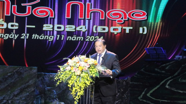 Thứ trưởng Bộ Văn hóa, Thể thao và Du lịch Tạ Quang Đông phát biểu khai mạc. (Ảnh: Cục Nghệ thuật biểu diễn)