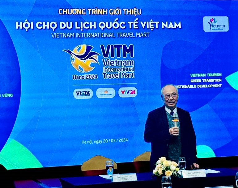 Chủ tịch Hiệp hội Du lịch Việt Nam Vũ Thế Bình chia sẻ các thông tin về Hội chợ.