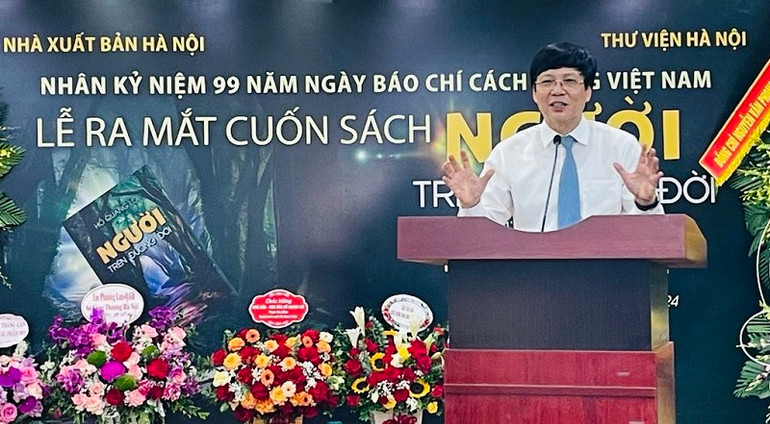 Nhà văn, nhà báo Hồ Quang Lợi - tác giả cuốn sách chia sẻ.