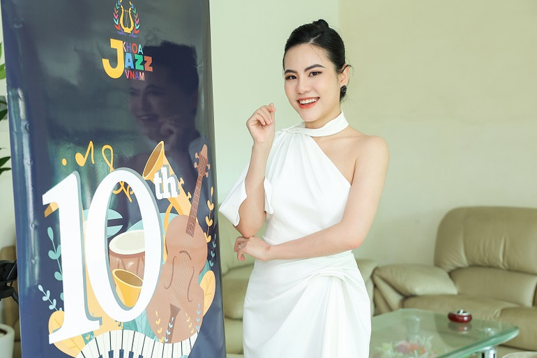 Chương trình được dẫn dắt bởi MC Mai Anh Thư. (Ảnh: Hòa Nguyễn)