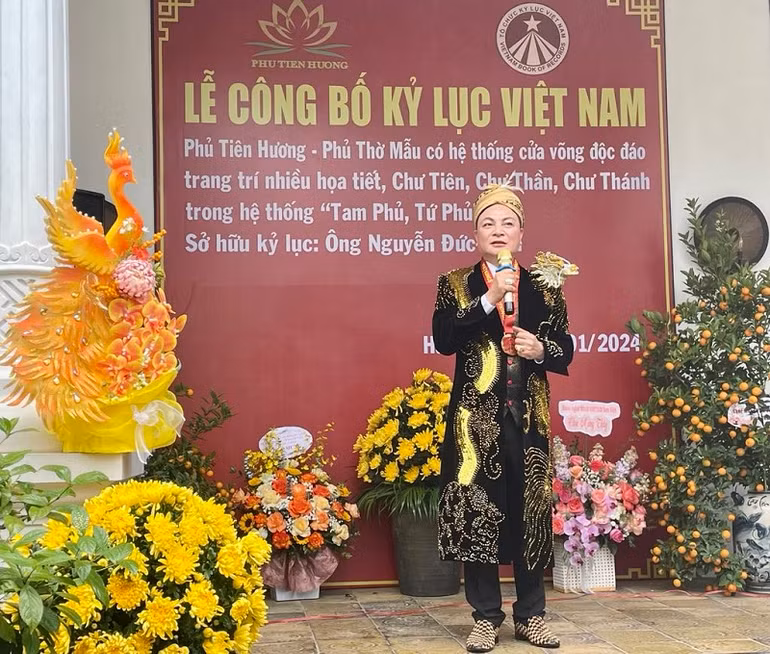 Đồng thầy, nghệ nhân Nguyễn Đức Hiển chia sẻ tại sự kiện. Đồng thầy, nghệ nhân Nguyễn Đức Hiển chia sẻ tại sự kiện.