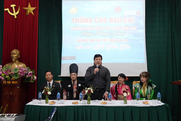 Nghệ sĩ nhân dân Tống Toàn Thắng chia sẻ tại buổi gặp gỡ báo chí. (Ảnh: Quang Tấn) Nghệ sĩ nhân dân Tống Toàn Thắng chia sẻ tại buổi gặp gỡ báo chí. (Ảnh: Quang Tấn)