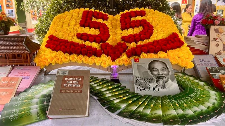 Một góc trưng bày tại Triển lãm. (Ảnh: Hà Vương)